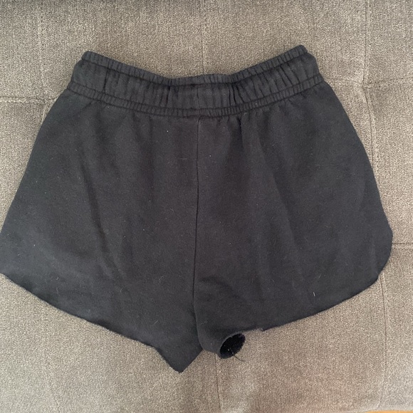 Black sweat shorts - Picture 2 of 3